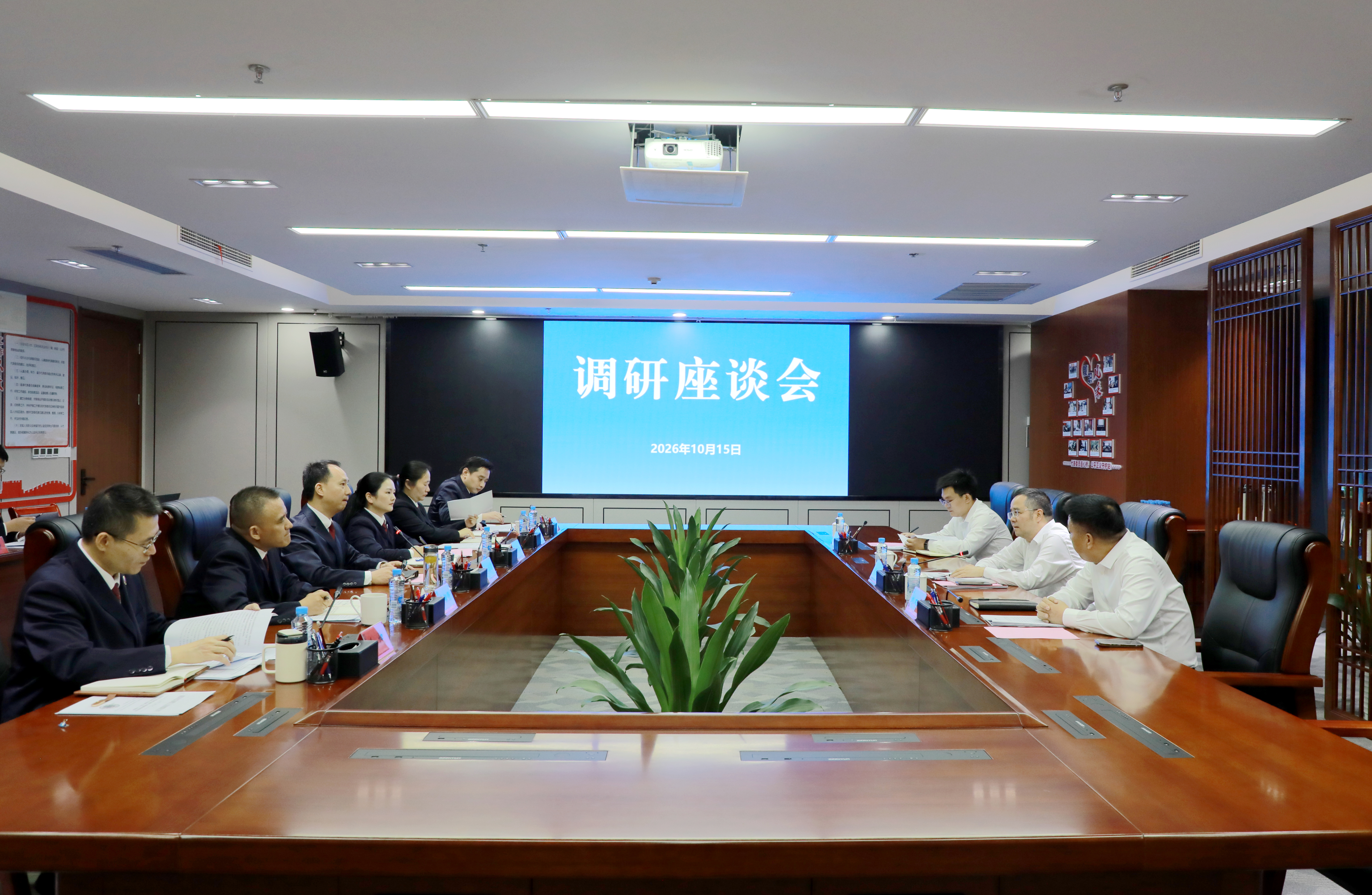 市检察院调研组到红谷滩区检察院调研